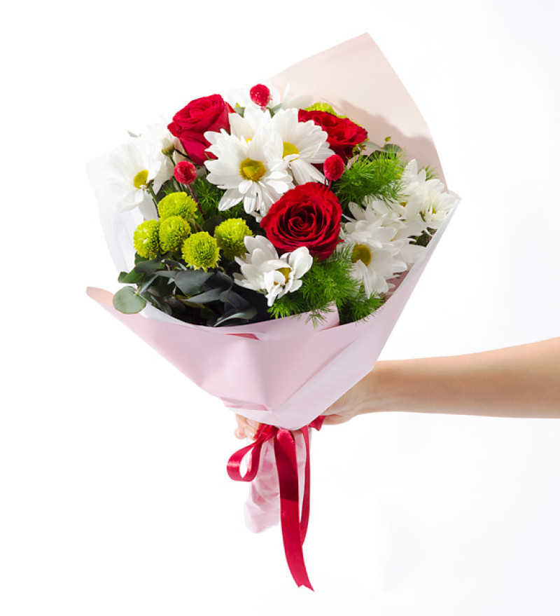 Krem Bukette Kırmızı Güller ve Beyaz Papatyalar