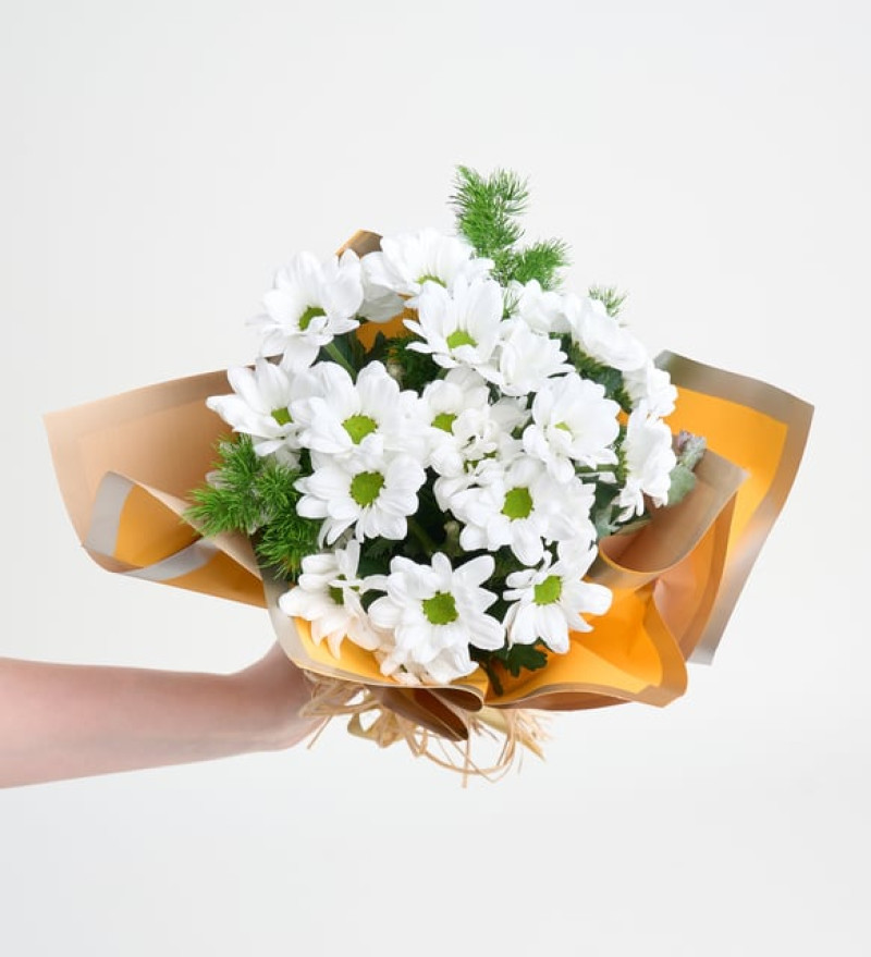 Sarı Bukette Beyaz Papatyalar